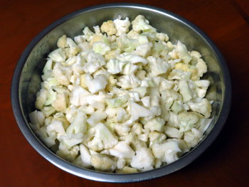 Cauliflower Pickle Preparation Steps