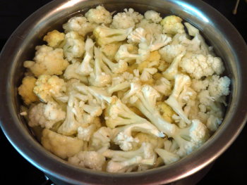 Cauliflower Curry Steps