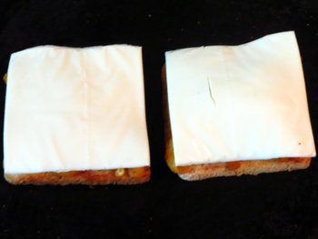 Macroni Sandwich Preperation Step