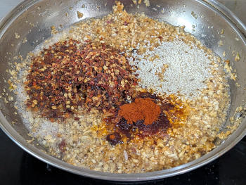 Taiwanese Chili Oil Preparation Step